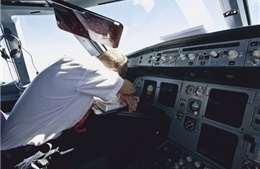 Cảnh báo phi công ngủ gật trong khi bay